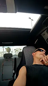 Roberts8inchcock online show from 28, 11, 2025