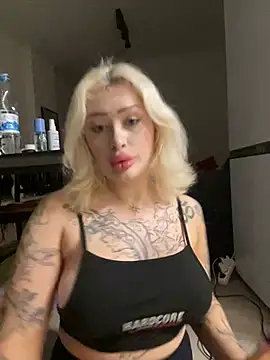 Snapshot of JennaLinn chatting on 3, 6, 2026 JennaLinn online show from 3, 6, 2026