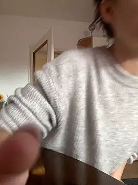 Snapshot of Zeyna1 chatting on 11, 10, 2025 Zeyna1 online show from 11, 10, 2025
