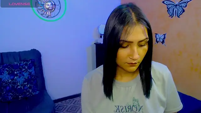 leah-666 online show from 24, 12, 2024