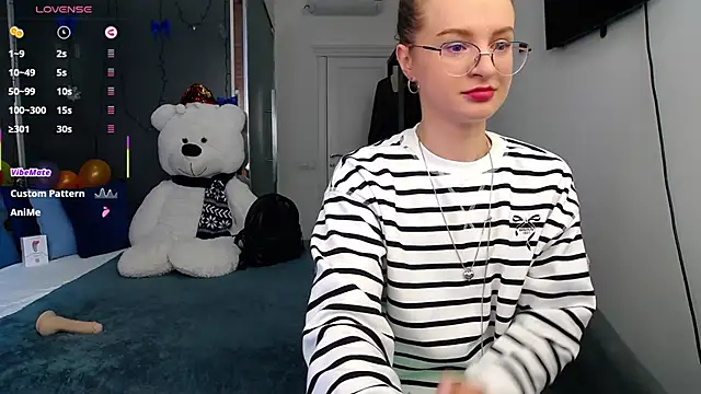 KateJonson online show from 12, 3, 2025