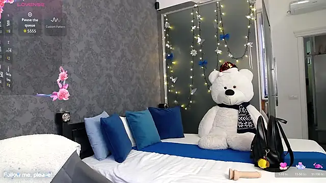 KateJonson online show from 3, 12, 2025