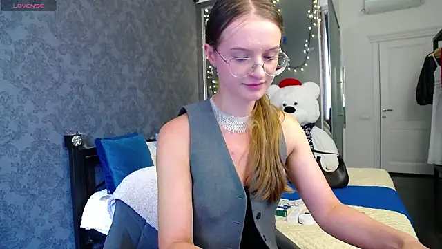 KateJonson online show from 10, 9, 2025