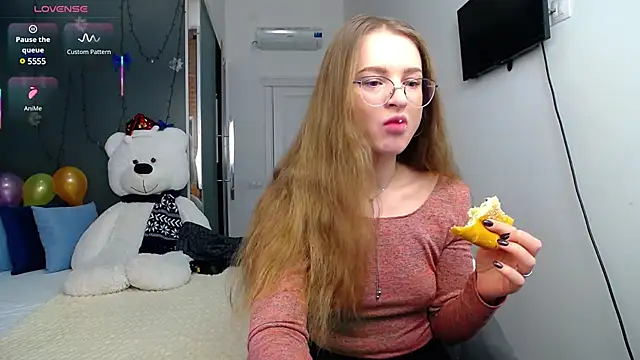KateJonson online show from 14, 2, 2025