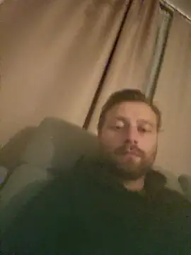 Snapshot of HouseOfCums chatting on 5, 10, 2025 HouseOfCums online show from 5, 10, 2025