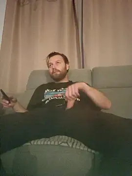 Snapshot of HouseOfCums chatting on 20, 10, 2025 HouseOfCums online show from 20, 10, 2025