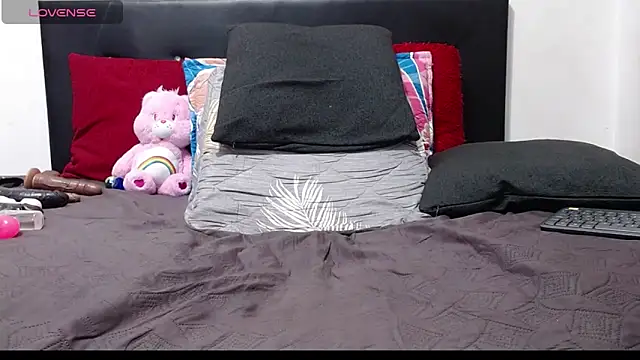 Margaret milf online show from 19, 4, 2026