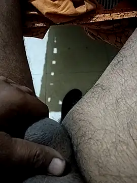 Desi Londa 143 online show from 19, 2, 2025