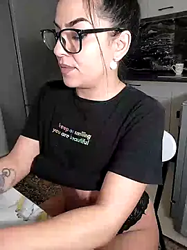 hot-babygirl online show from 4, 2, 2025