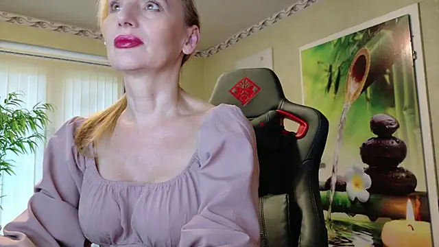 Snapshot of HotLana69 chatting on 5, 10, 2025 HotLana69 online show from 5, 10, 2025