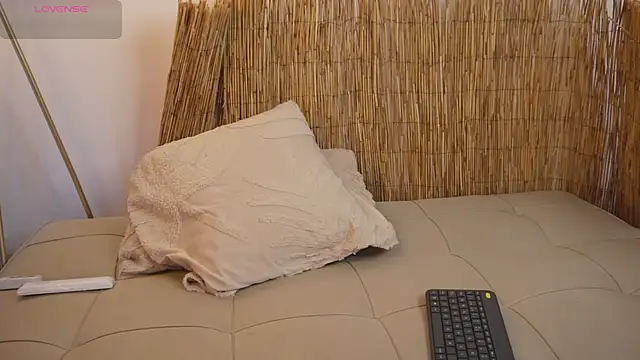 Snapshot of bunnycuteshy chatting on 1, 6, 2026 bunnycuteshy online show from 1, 6, 2026