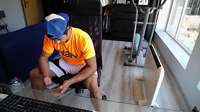 Snapshot of samricci21 chatting on 11, 10, 2025 samricci21 online show from 11, 10, 2025