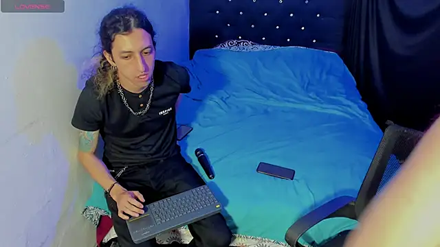 shelby  hotshoww online show from 8, 1, 2026