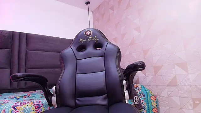 Snapshot of arletmss chatting on 7, 10, 2025 arletmss online show from 7, 10, 2025