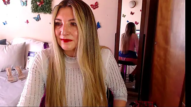 Jolie-Mature online show from 5, 6, 2026