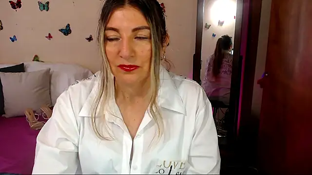 Jolie-Mature online show from 22, 3, 2026