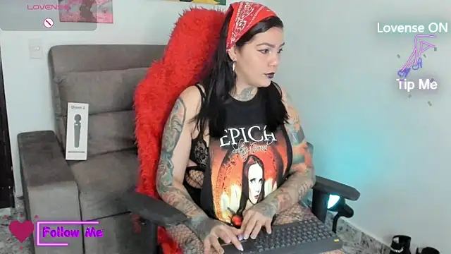 julianne stoone online show from 18, 9, 2025