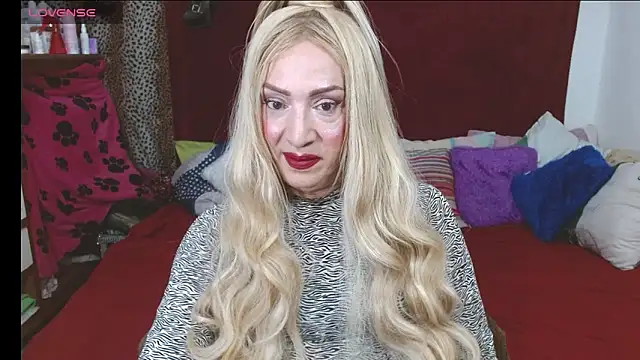 Snapshot of elena_evans chatting on 30, 5, 2026 elena evans online show from 30, 5, 2026