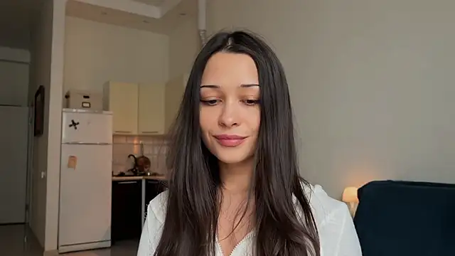 mo1ly online show from 18, 4, 2026