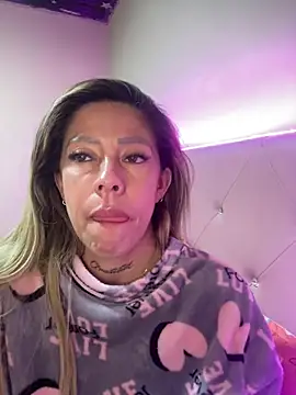 Snapshot of Karly_moon chatting on 23, 3, 2025 Karly moon online show from 23, 3, 2025