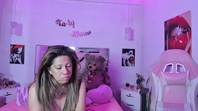 Karly moon online show from 24, 5, 2026