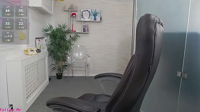 Snapshot of EllaMilf_ chatting on 19, 7, 2026 EllaMilf online show from 19, 7, 2026