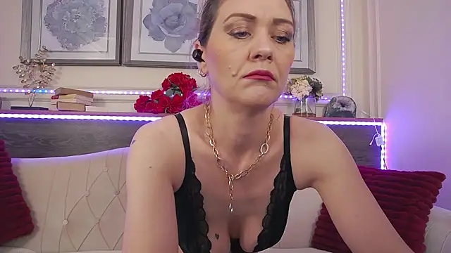 EllaMilf  online show from 28, 5, 2026