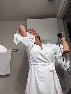 EvaRobinson online show from 3, 3, 2025