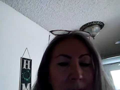 EvaRobinson online show from 13, 2, 2025