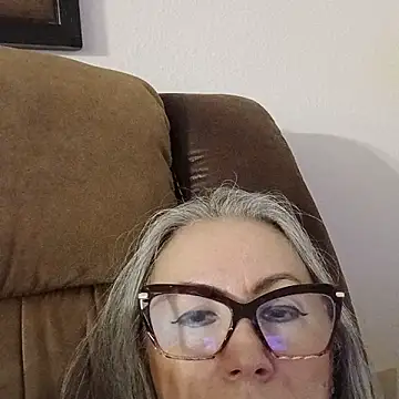 EvaRobinson online show from 28, 10, 2025