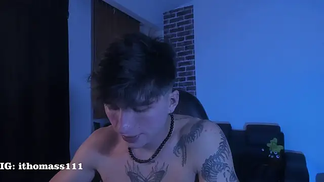 Snapshot of Thomass_clark chatting on 8, 5, 2026 Thomass clark online show from 8, 5, 2026