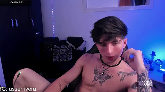 Snapshot of Thomass_clark chatting on 2, 2, 2025 Thomass clark online show from 2, 2, 2025