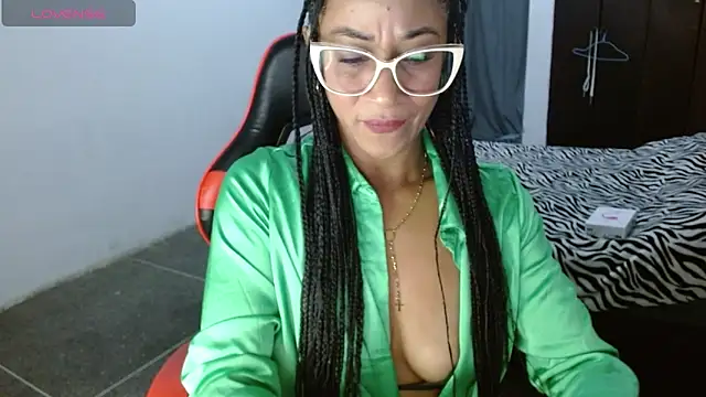 Emiliklauss22 online show from 19, 4, 2026