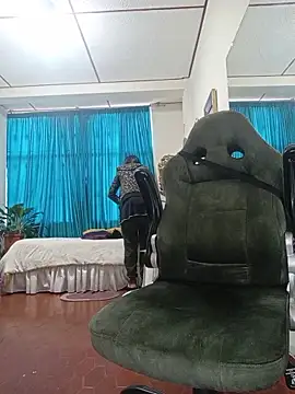 kelly dirty  online show from 22, 12, 2025