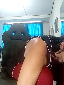 kelly dirty  online show from 13, 4, 2026