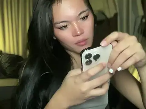 Lilly cruz online show from 8, 11, 2025