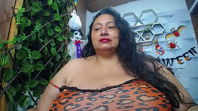 Snapshot of TistMature chatting on 28, 10, 2025 TistMature online show from 28, 10, 2025