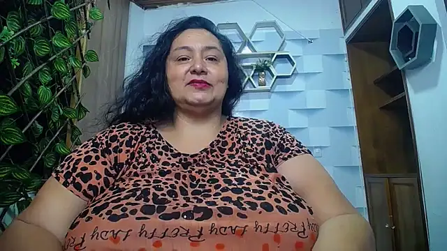 Snapshot of TistMature chatting on 25, 11, 2025 TistMature online show from 25, 11, 2025