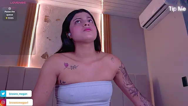 Snapshot of Megan_browns1 chatting on 13, 11, 2025 Megan browns1 online show from 13, 11, 2025