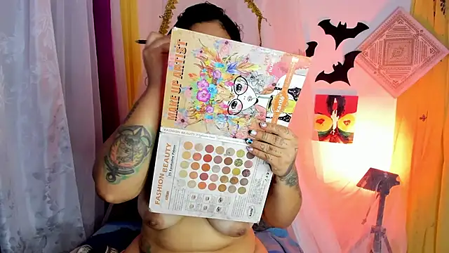 Snapshot of sophiaamethystt chatting on 14, 10, 2025 sophiaamethystt online show from 14, 10, 2025