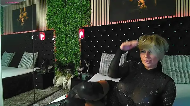 Snapshot of InannaStar chatting on 28, 6, 2026 InannaStar online show from 28, 6, 2026