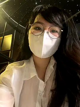 Snapshot of Onee-Chew chatting on 28, 11, 2025 Onee-Chew online show from 28, 11, 2025