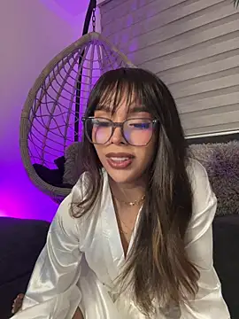 Samantha Bernardo online show from 13, 4, 2026