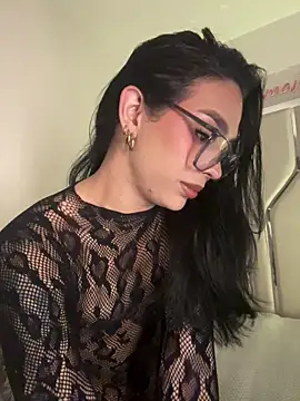 Samantha Bernardo online show from 21, 4, 2026