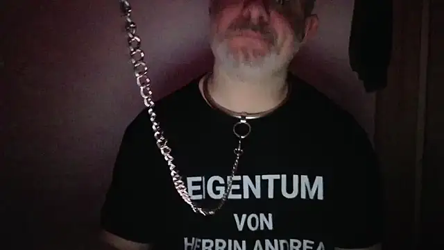 Snapshot of sklave-von-herrin-andrea chatting on 7, 6, 2026 sklave-von-herrin-andrea online show from 7, 6, 2026