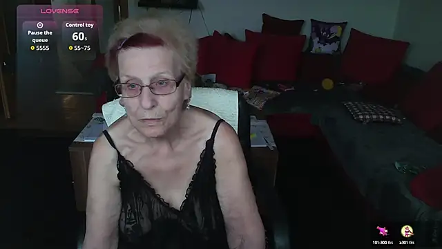 HeisseomaOriginal online show from 15, 10, 2025