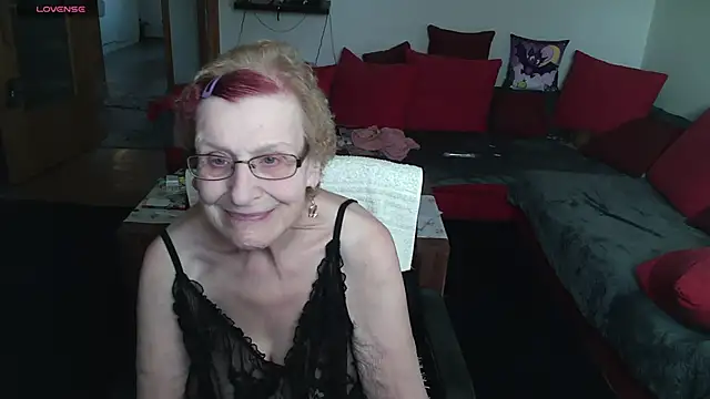HeisseomaOriginal online show from 19, 2, 2025