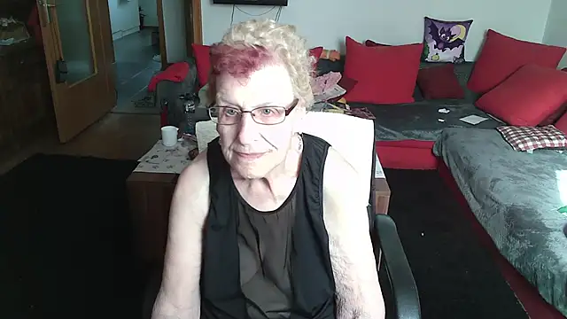HeisseomaOriginal online show from 3, 5, 2026