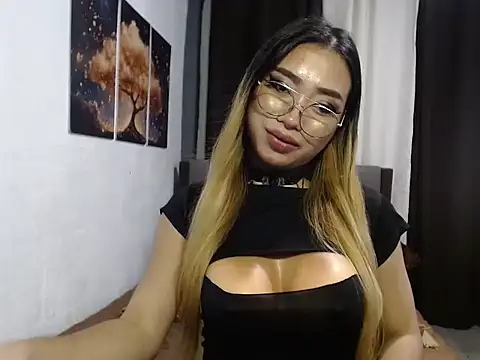 ladybigmeatXX online show from 8, 11, 2025