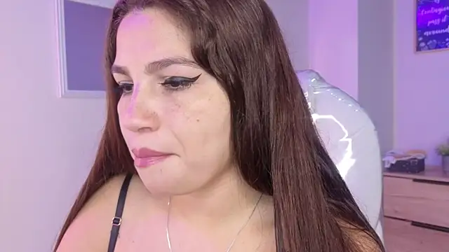 bluee hazell online show from 6, 11, 2025